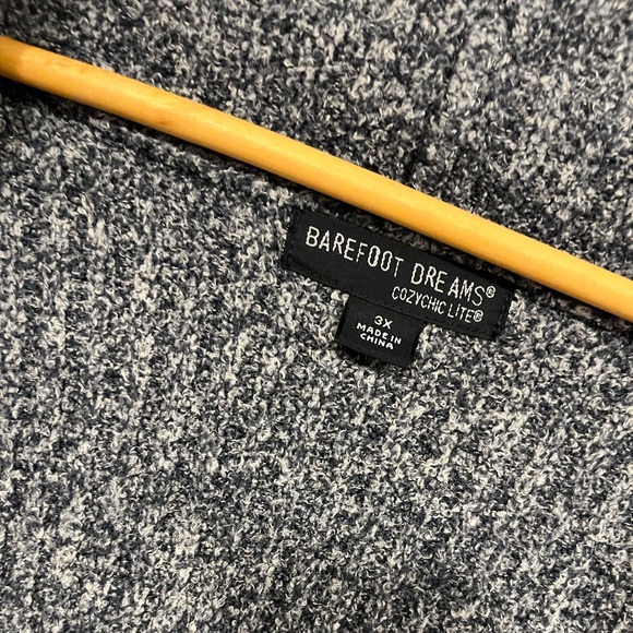 Barefoot Dreams Cozychic Lite Montecito Cardi Heathered Indigo/Stone 3X - Picture 14 of 16